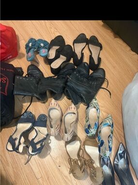 Women size 10 boots 👢 heels 👠 sandals 🩴 size 10 $60 for two